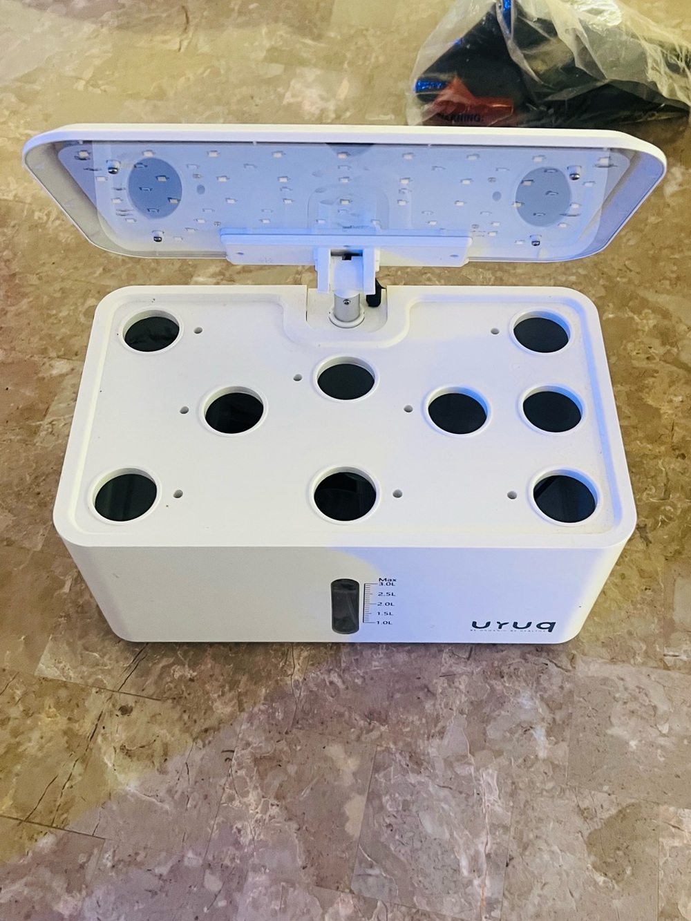 White URUN Hydroponic Indoor Herb Garden Kit